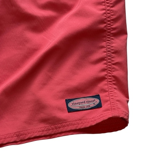 Vineyard Vines 8” Unlined Boardshorts Salmon Fish Print Men’s Size 34 - Picture 3 of 6